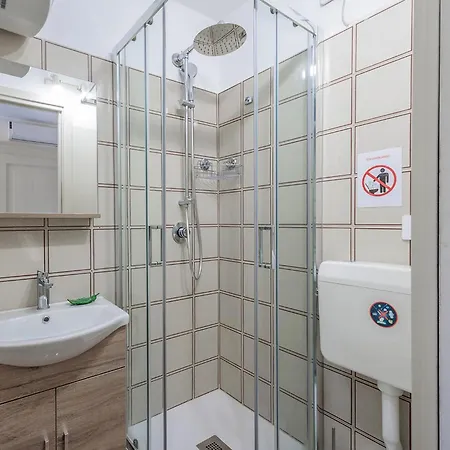 Guesthost - Casa Giagia - アパート