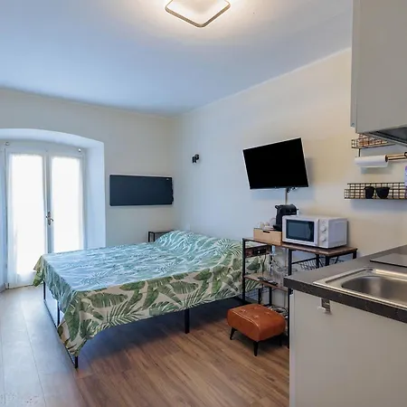 アパート Guesthost - Casa Giagia - ベルガモ